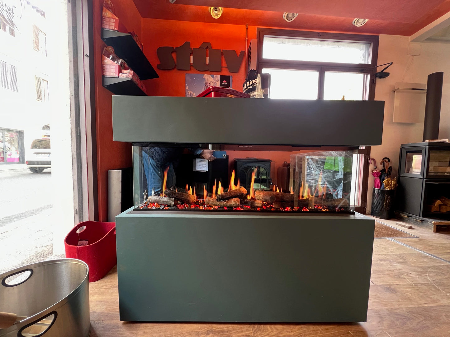 CAMINO ELETTRICO BRITISH FIRES - MOD. E-LUXE 125 ULTRA HD LCD